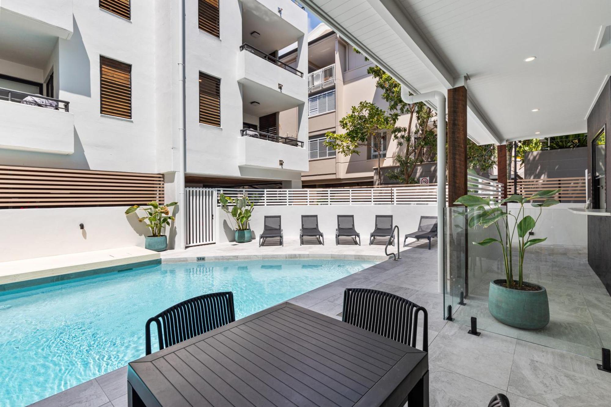 Bella Casa Noosa Aparthotel Exterior photo